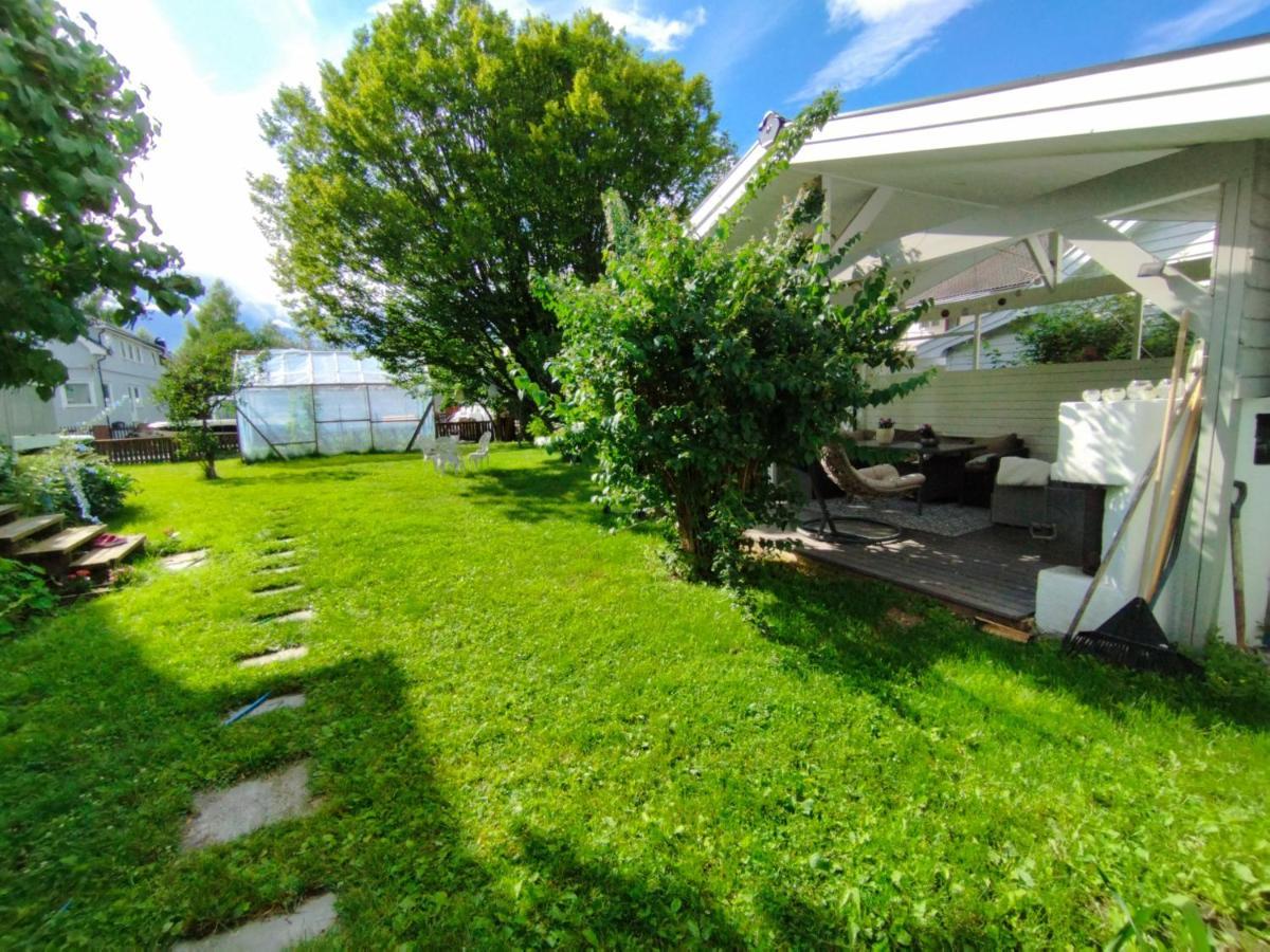 Guest House In The Garden Hokksund ภายนอก รูปภาพ