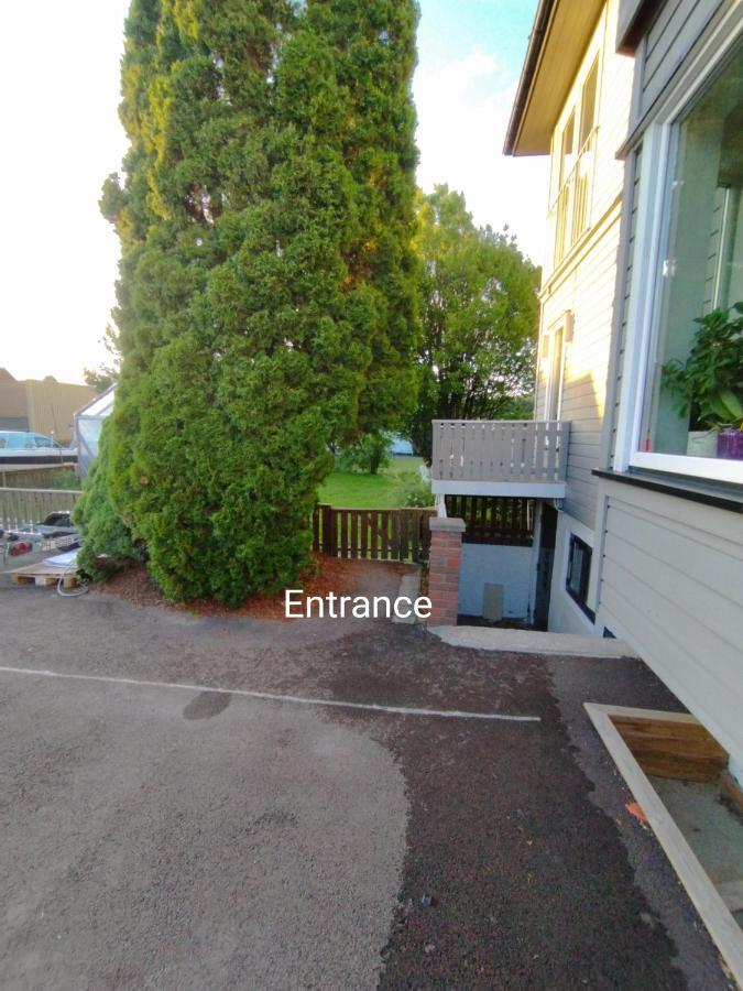 Guest House In The Garden Hokksund ภายนอก รูปภาพ